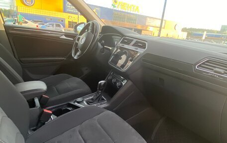 Volkswagen Tiguan II, 2018 год, 2 400 000 рублей, 12 фотография