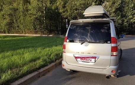 Toyota Noah III, 2002 год, 589 000 рублей, 6 фотография