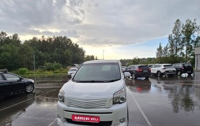 Toyota Voxy II, 2012 год, 1 800 000 рублей, 1 фотография