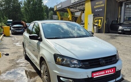 Volkswagen Polo VI (EU Market), 2017 год, 800 000 рублей, 3 фотография