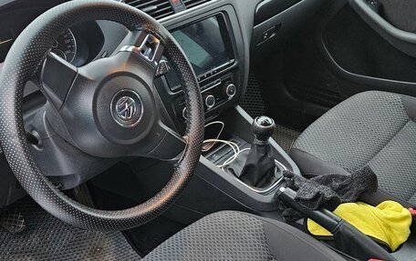 Volkswagen Jetta VI, 2011 год, 740 000 рублей, 3 фотография