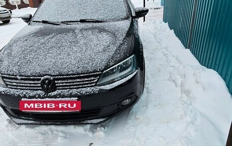 Volkswagen Jetta VI, 2011 год, 740 000 рублей, 4 фотография
