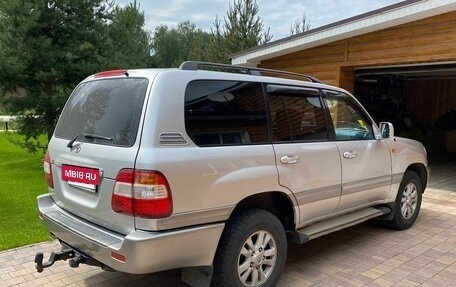 Toyota Land Cruiser 100 рестайлинг 2, 2005 год, 2 200 000 рублей, 6 фотография