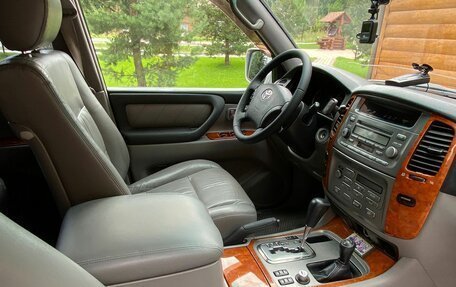 Toyota Land Cruiser 100 рестайлинг 2, 2005 год, 2 200 000 рублей, 10 фотография