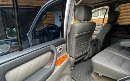 Toyota Land Cruiser 100 рестайлинг 2, 2005 год, 2 200 000 рублей, 12 фотография