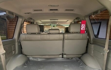 Toyota Land Cruiser 100 рестайлинг 2, 2005 год, 2 200 000 рублей, 13 фотография
