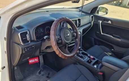KIA Sportage IV рестайлинг, 2017 год, 1 800 000 рублей, 9 фотография