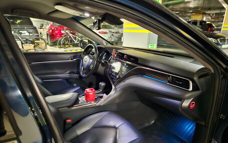 Toyota Camry, 2018 год, 2 450 000 рублей, 6 фотография