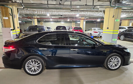 Toyota Camry, 2018 год, 2 450 000 рублей, 2 фотография