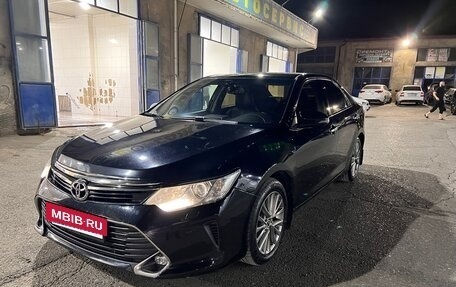 Toyota Camry, 2017 год, 1 950 000 рублей, 2 фотография