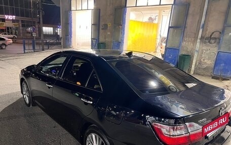 Toyota Camry, 2017 год, 1 950 000 рублей, 3 фотография