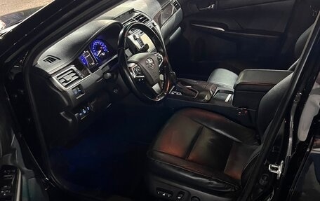Toyota Camry, 2017 год, 1 950 000 рублей, 4 фотография