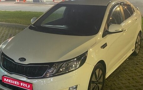 KIA Rio III рестайлинг, 2013 год, 900 000 рублей, 3 фотография
