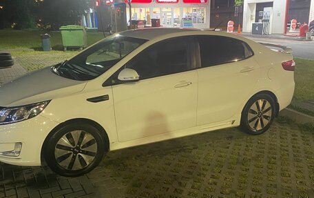 KIA Rio III рестайлинг, 2013 год, 900 000 рублей, 17 фотография