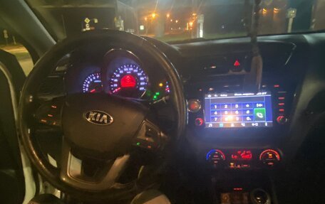 KIA Rio III рестайлинг, 2013 год, 900 000 рублей, 19 фотография