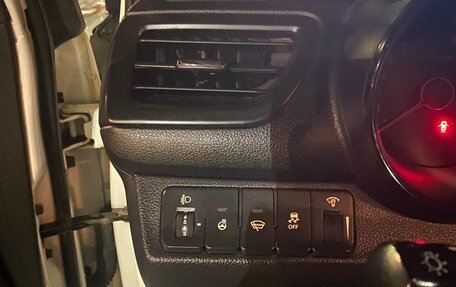 KIA Rio III рестайлинг, 2013 год, 900 000 рублей, 23 фотография