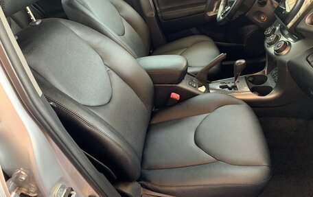 Toyota RAV4, 2012 год, 1 990 000 рублей, 24 фотография