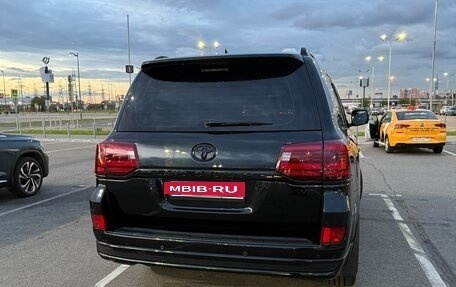 Toyota Land Cruiser 200, 2015 год, 4 000 000 рублей, 3 фотография