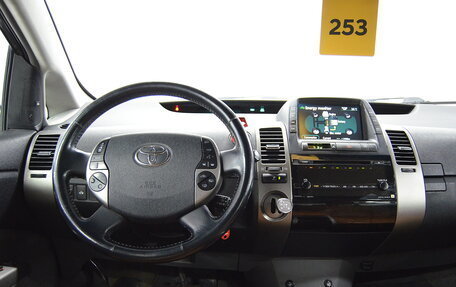 Toyota Prius, 2008 год, 620 000 рублей, 10 фотография