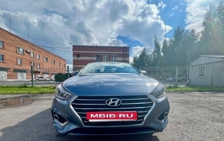 Hyundai Solaris II рестайлинг, 2017 год, 1 400 000 рублей, 2 фотография