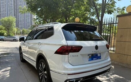 Volkswagen Tiguan II, 2022 год, 2 632 000 рублей, 5 фотография