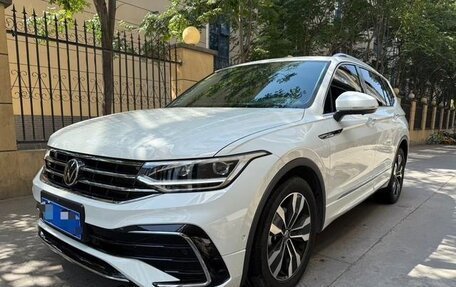 Volkswagen Tiguan II, 2022 год, 2 632 000 рублей, 3 фотография