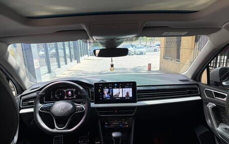Volkswagen Tiguan II, 2022 год, 2 632 000 рублей, 8 фотография