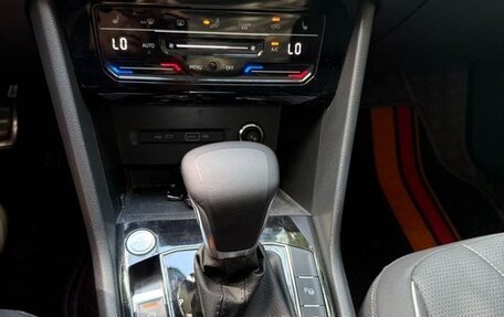 Volkswagen Tiguan II, 2022 год, 2 632 000 рублей, 15 фотография