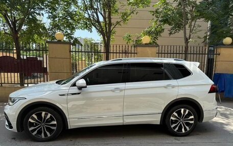 Volkswagen Tiguan II, 2022 год, 2 632 000 рублей, 4 фотография