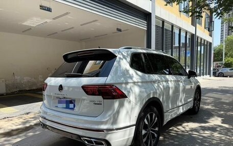Volkswagen Tiguan II, 2022 год, 2 632 000 рублей, 7 фотография