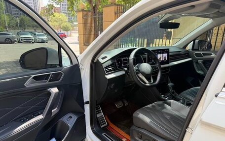 Volkswagen Tiguan II, 2022 год, 2 632 000 рублей, 9 фотография