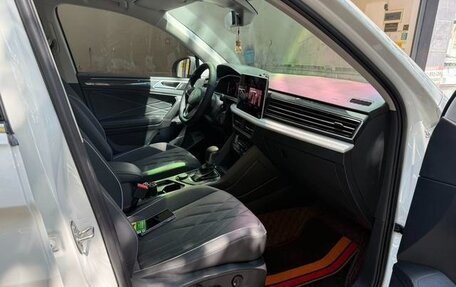 Volkswagen Tiguan II, 2022 год, 2 632 000 рублей, 10 фотография