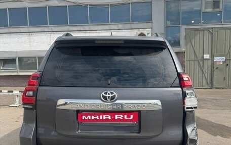 Toyota Land Cruiser Prado 150 рестайлинг 2, 2020 год, 4 800 000 рублей, 6 фотография