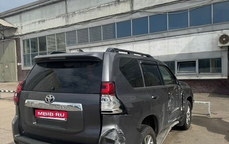Toyota Land Cruiser Prado 150 рестайлинг 2, 2020 год, 4 800 000 рублей, 5 фотография