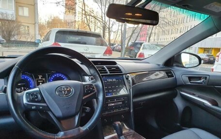 Toyota Camry, 2017 год, 2 320 000 рублей, 4 фотография