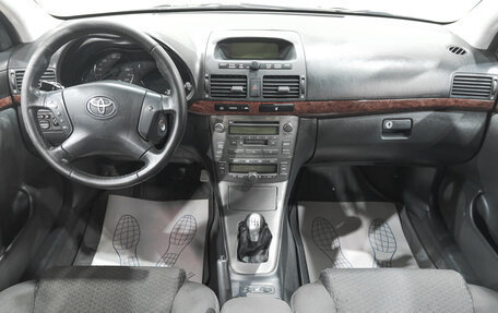 Toyota Avensis III рестайлинг, 2005 год, 699 000 рублей, 10 фотография