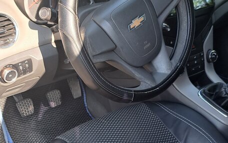 Chevrolet Cruze II, 2010 год, 590 000 рублей, 7 фотография