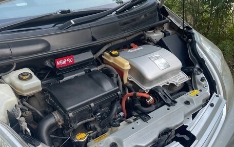 Toyota Prius, 2010 год, 950 000 рублей, 4 фотография