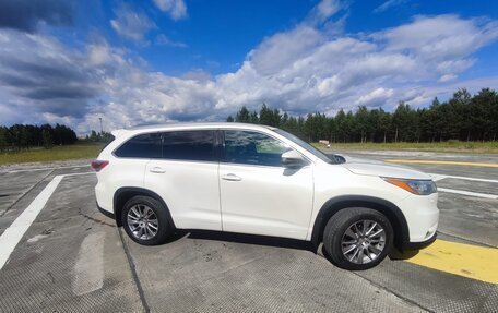 Toyota Highlander III, 2015 год, 3 000 000 рублей, 4 фотография