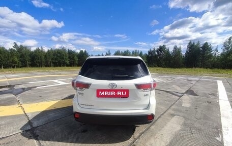 Toyota Highlander III, 2015 год, 3 000 000 рублей, 6 фотография