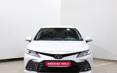 Toyota Camry, 2021 год, 3 360 000 рублей, 2 фотография