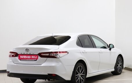 Toyota Camry, 2021 год, 3 360 000 рублей, 5 фотография