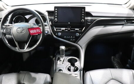Toyota Camry, 2021 год, 3 360 000 рублей, 14 фотография