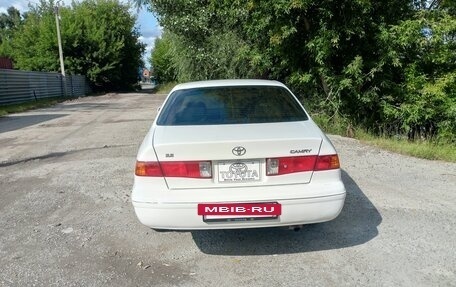 Toyota Camry, 2001 год, 530 000 рублей, 3 фотография