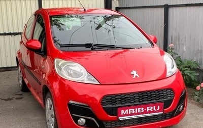 Peugeot 107 I рестайлинг, 2014 год, 530 000 рублей, 1 фотография