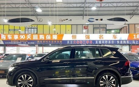Volkswagen Tiguan II, 2021 год, 3 245 555 рублей, 2 фотография