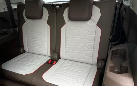 Volkswagen Tiguan II, 2021 год, 3 245 555 рублей, 17 фотография