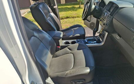 Nissan Pathfinder, 2011 год, 1 290 000 рублей, 24 фотография