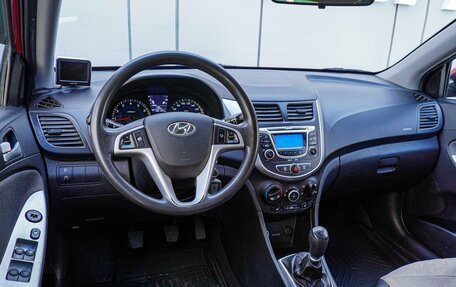Hyundai Solaris II рестайлинг, 2012 год, 800 000 рублей, 6 фотография
