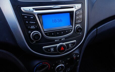 Hyundai Solaris II рестайлинг, 2012 год, 800 000 рублей, 13 фотография